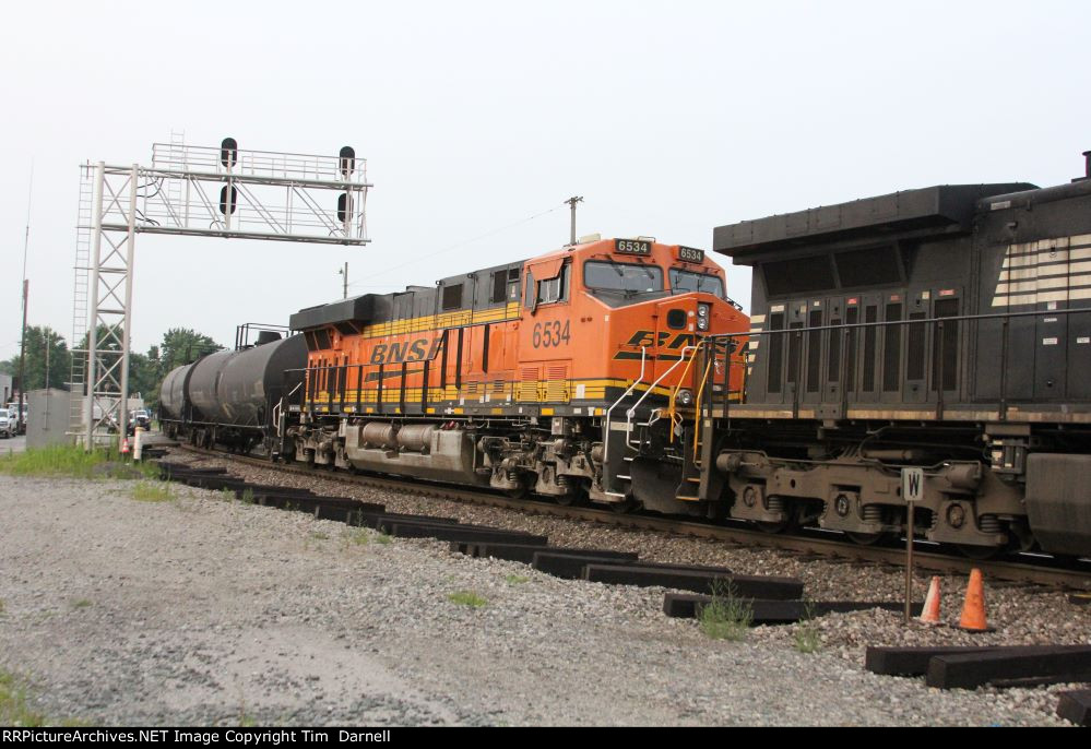 BNSF 6534 on 117